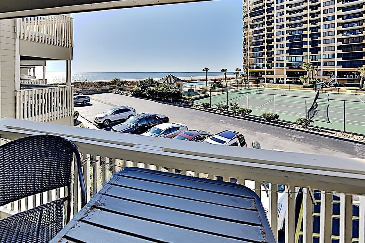 Condo, 2 Bedrooms | Property grounds