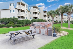 Condo, 2 Bedrooms | Outdoor dining