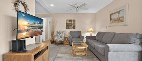 Condo, 2 Bedrooms | Living area