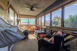 Condo, 2 Bedrooms | Property grounds