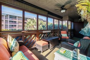 コンドミニアム 2 ベッドルーム | 施��設の敷地