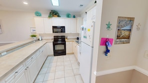 Condo, 2 Bedrooms | Private kitchen