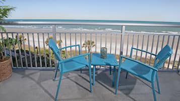 Condo, 3 Bedrooms | Property grounds