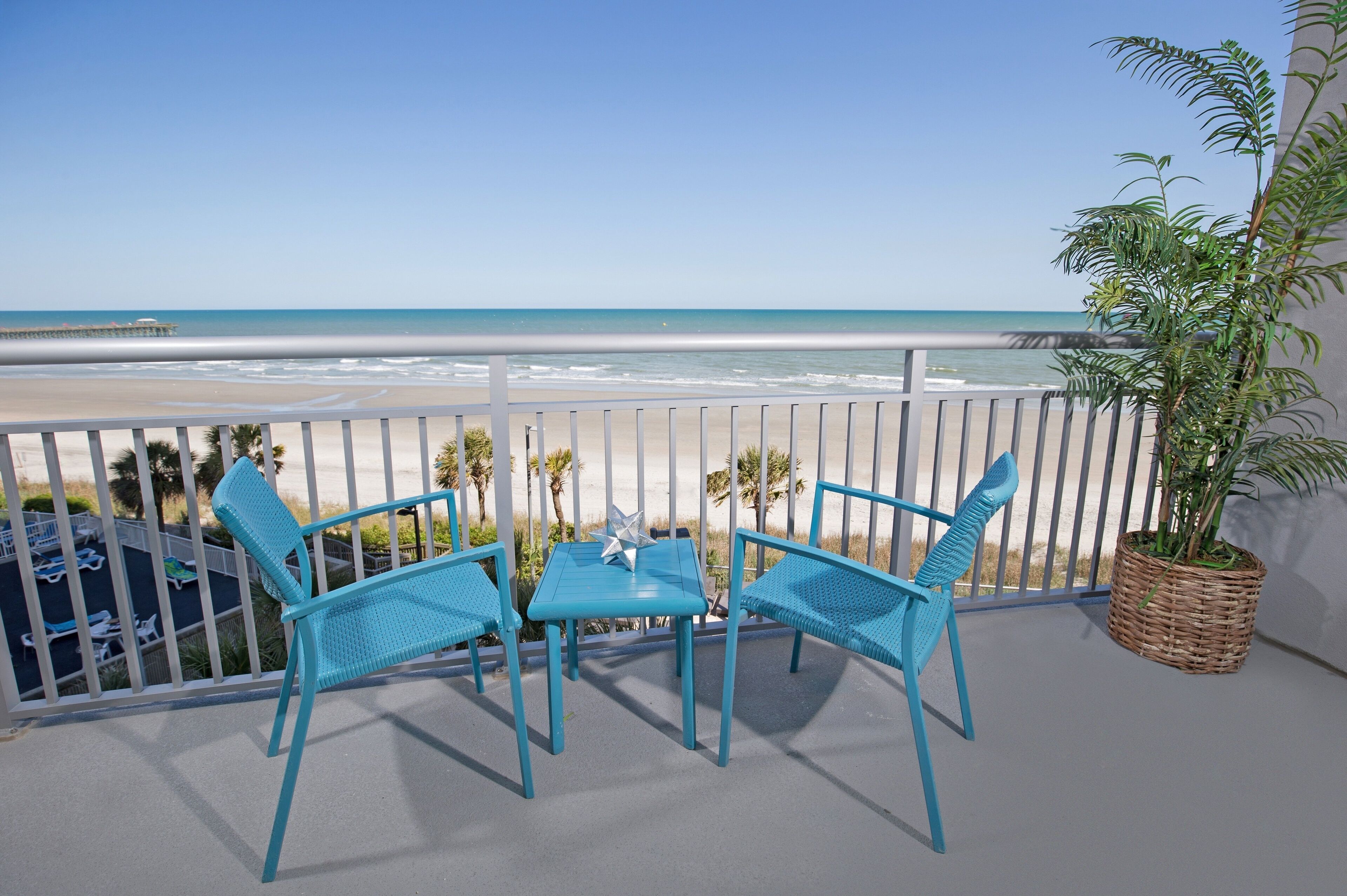 Condo, 3 Bedrooms | Property grounds