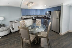 Condo, 3 Bedrooms | Private kitchen