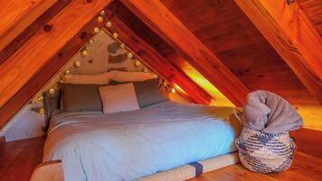 1 bedroom, desk, travel crib, free WiFi