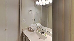 Condo, 2 Bedrooms | Bathroom