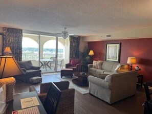 Condo, 2 Bedrooms | Living area