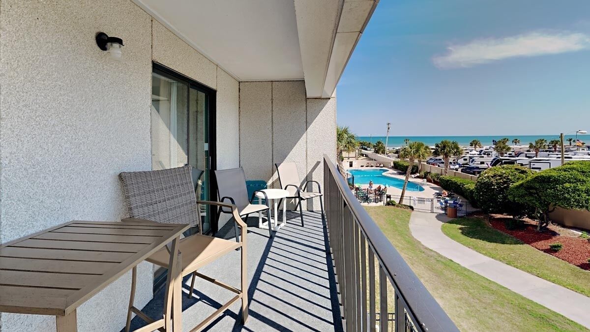 Condo, 2 Bedrooms | Outdoor dining