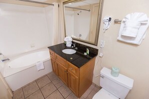 Condo, 1 Bedroom | Bathroom
