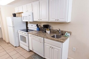 Condo, 1 Bedroom | Private kitchen