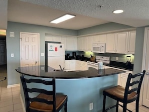 Condo, 3 Bedrooms | Private kitchen