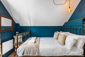 Strykejern/-brett, internettilgang og sengetøy