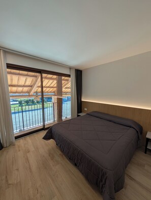 6 bedrooms, WiFi, bed sheets
