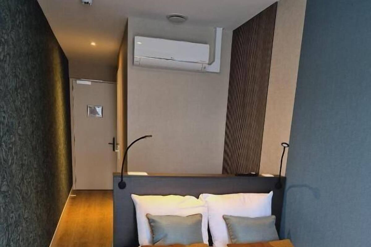 Standard Single Room, Harbor View | Desk, laptop workspace, free WiFi