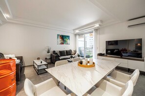 Apartment | Interior - Modern apt With Balcony - Cannes/croisette (Cannes)