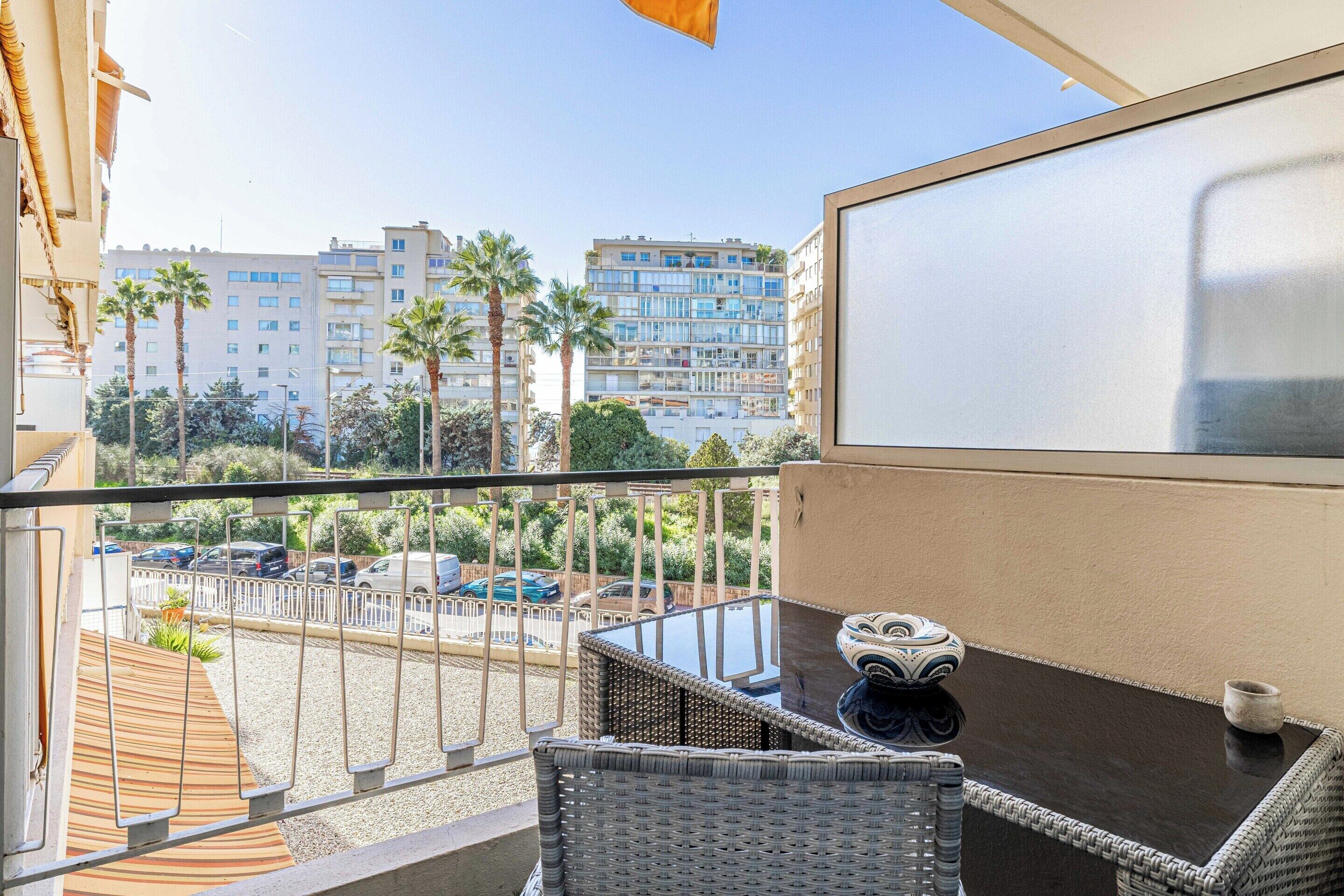 Apartamento | Restaurante al aire libre