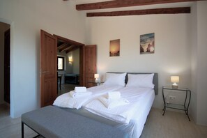 3 bedrooms, travel crib, free WiFi, bed sheets