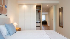 2 bedrooms, iron/ironing board, free WiFi, bed sheets - Gaia Elegant Apartment w/ Patio by LovelyStay (Vila Nova de Gaia)