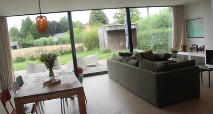 New: super cozy new home with great views