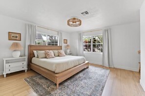 2 chambres, bureau, lit parapluie, Wi-Fi gratuit