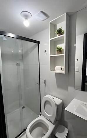 Departamento básico | Baño | Regadera