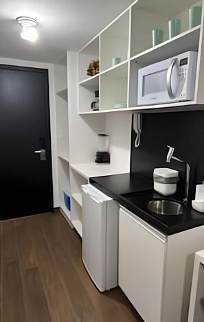 Basic Apartment | Private kitchenette