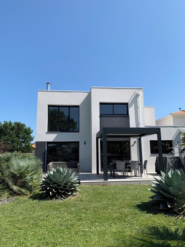 Cosy room in house with garden