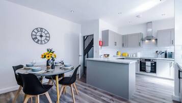Apartment | In-room dining
