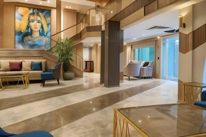 Lobby lounge