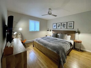 3 camere, una scrivania, ferro/asse da stiro, culla da viaggio