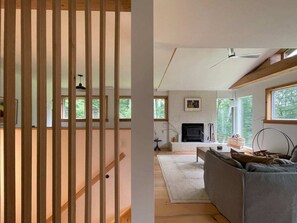 Smart TV y chimenea