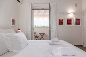 In-room safe, iron/ironing board, free WiFi, bed sheets - VILLETTA TORTORA (Cressa)