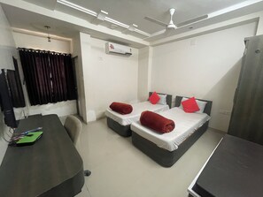 Desk, free WiFi, bed sheets - Hotel Narayan Executive Gujrat  (Rajula)