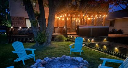 Lakefront Retreat with hot tub ICE FISHING