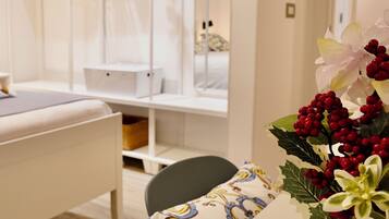 2 Schlafzimmer, Schreibtisch, Bügeleisen/Bügelbrett, kostenloses WLAN