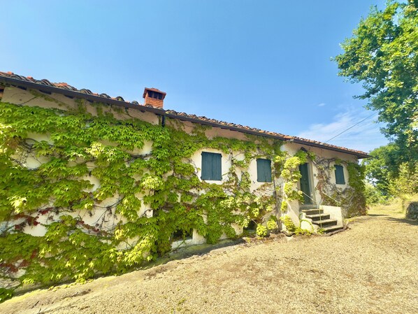 Exterior - Podere Cellaino - An Authentic Tuscan Barn (Toscana)