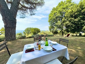 Outdoor dining - Podere Cellaino - An Authentic Tuscan Barn (Toscana)