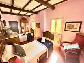 4 bedrooms, free WiFi, bed sheets, wheelchair access - Podere Cellaino - An Authentic Tuscan Barn (Toscana)