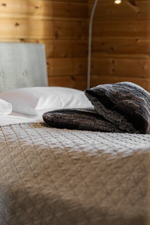 4 chambres, fer et planche à repasser, Wi-Fi, draps fournis