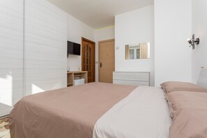 1 habitación, wifi y ropa de cama