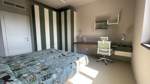 Iron/ironing board, free WiFi, bed sheets