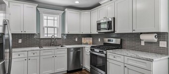 Lovely 3 king bed house with AC and huge backyard in Crawfordville