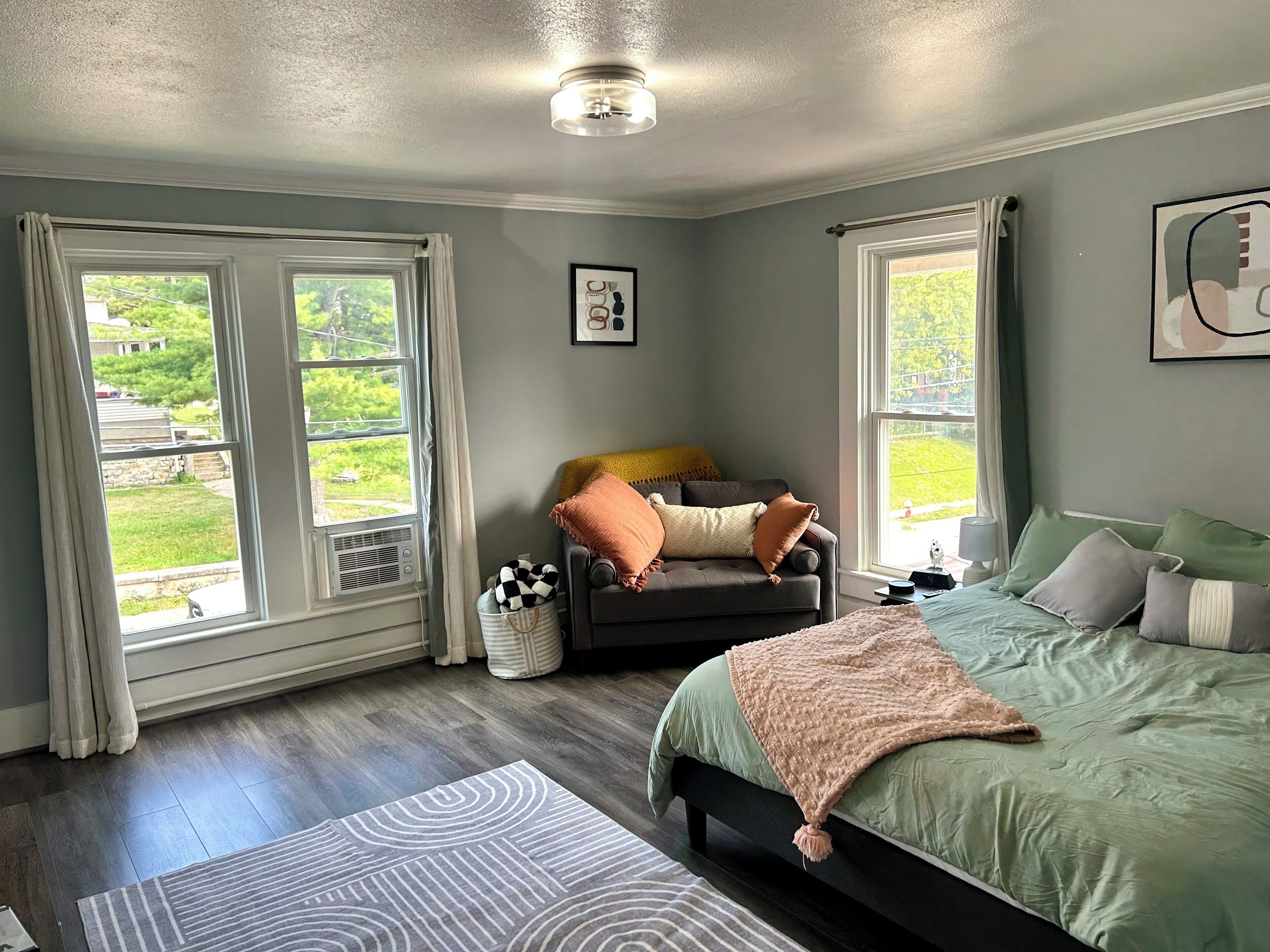 1 bedroom, desk, free WiFi, bed sheets