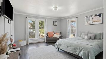 1 bedroom, desk, free WiFi, bed sheets