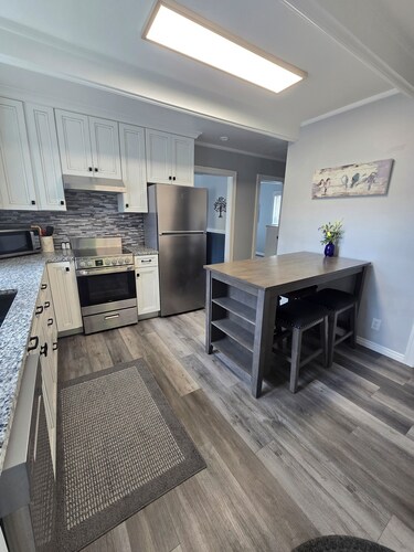 Cozy and clean, with a homey feel!