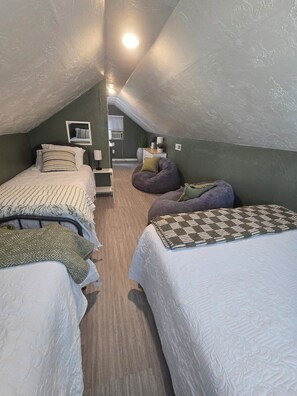 2 habitaciones, tabla de planchar con plancha y wifi gratis 