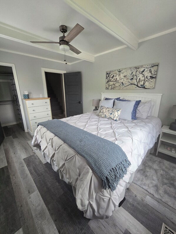 2 habitaciones, tabla de planchar con plancha y wifi gratis 