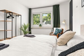 2 bedrooms, iron/ironing board, travel cot, free WiFi