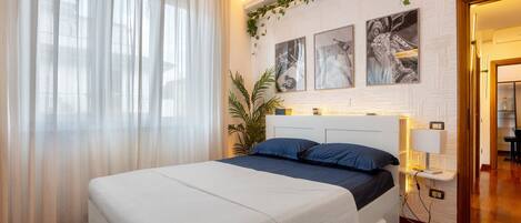 2 室のベッドルーム、アイロン / アイロン台、WiFi、ベッドシーツ